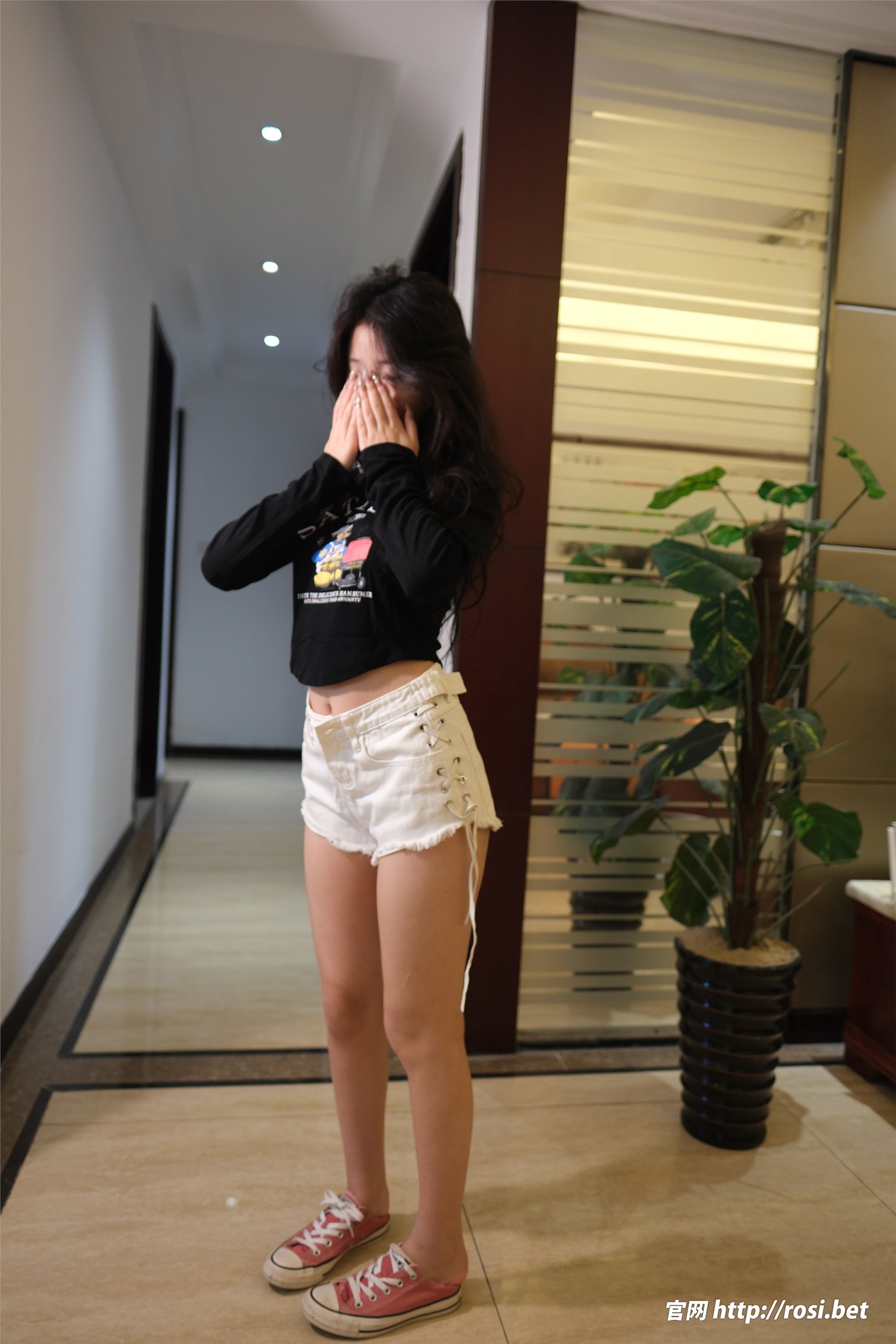 ROSI写真 2025.10.30 NO.5078